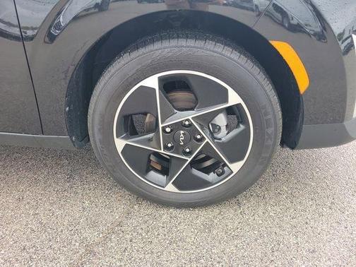 Black 2023 Kia Soul EX