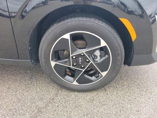 Black 2023 Kia Soul EX