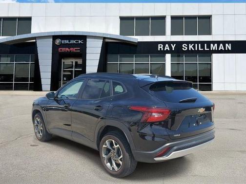 Black Metallic 2025 Chevrolet Trax LT