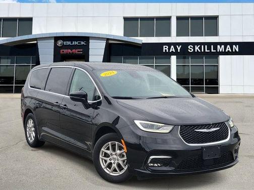 Diamond Black 2024 Chrysler Pacifica Touring-L