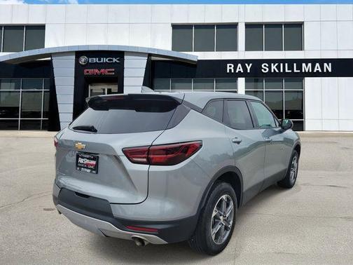 Sterling Gray Metallic 2025 Chevrolet Trailblazer LT