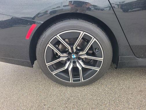 Black Sapphire Metallic 2024 BMW 740 i xDrive