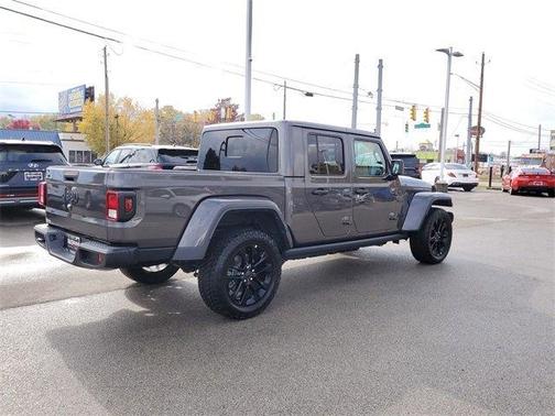 2024 Jeep Gladiator Sport