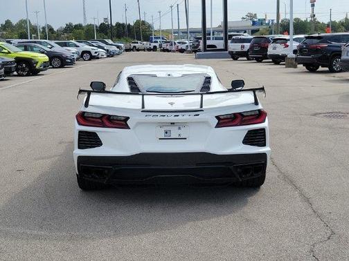 Arctic White 2023 Chevrolet Corvette Stingray w/2LT