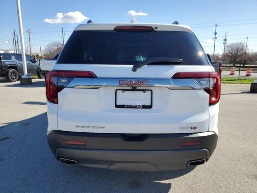 2023 GMC Acadia AT4