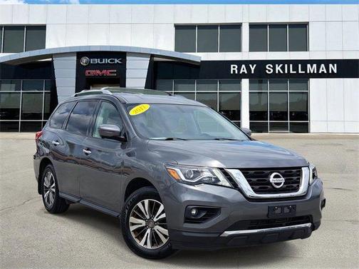 2017 Nissan Pathfinder SL