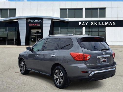 2017 Nissan Pathfinder SL