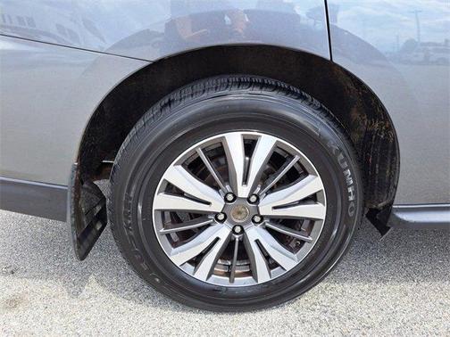 2017 Nissan Pathfinder SL
