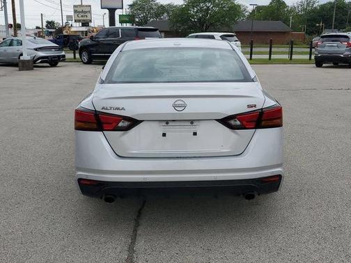 Brilliant Silver Metallic 2024 Nissan Altima 2.5 SR