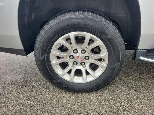 Quicksilver Metallic 2018 GMC Yukon SLT