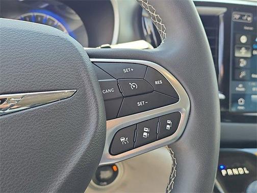 2023 Chrysler Pacifica Touring-L