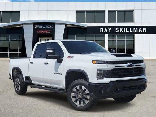 Summit White 2024 Chevrolet Silverado 2500 Custom