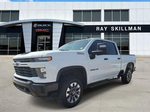 Summit White 2024 Chevrolet Silverado 2500 Custom