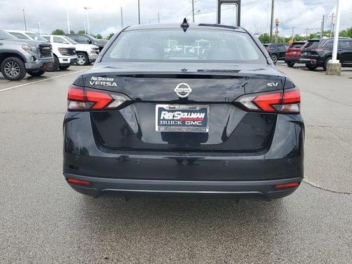 Super Black 2021 Nissan Versa 1.6 SV