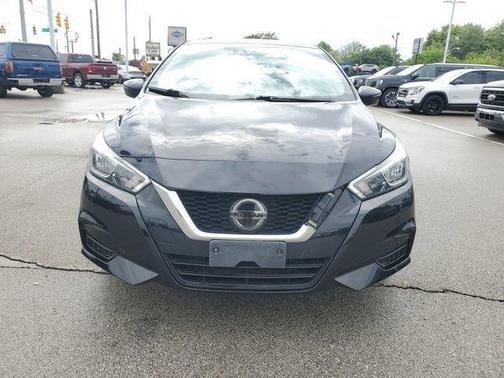 Super Black 2021 Nissan Versa 1.6 SV
