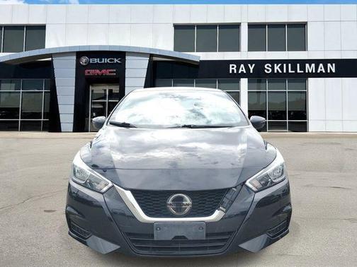 Super Black 2021 Nissan Versa 1.6 SV