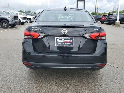 Super Black 2021 Nissan Versa 1.6 SV
