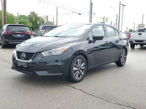 Super Black 2021 Nissan Versa 1.6 SV