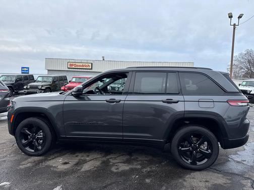 2025 Jeep Grand Cherokee Altitude