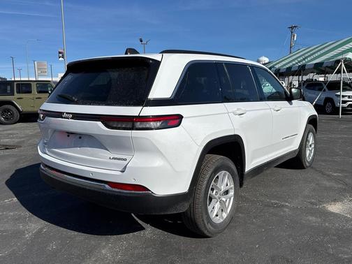2026 Jeep Grand Cherokee Laredo
