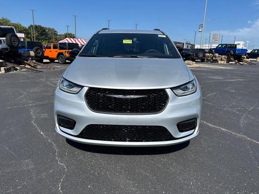 2026 Chrysler Pacifica L