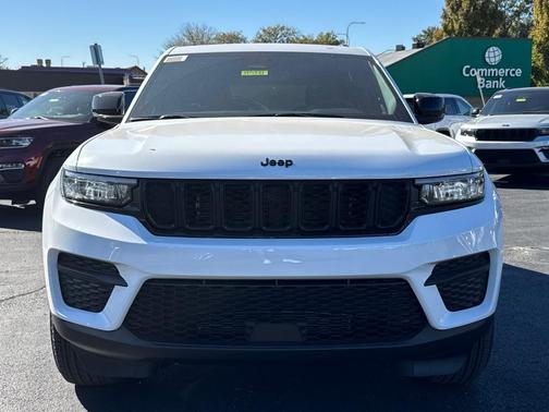 2025 Jeep Grand Cherokee Laredo