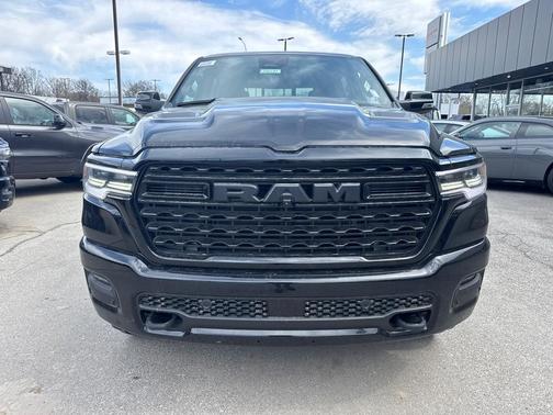 Diamond Black Crystal Pearlcoat 2026 RAM 1500 Limited