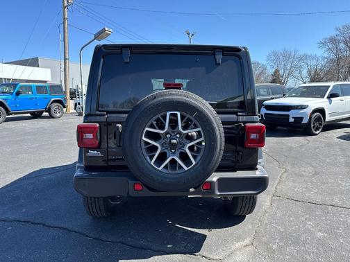 2025 Jeep Wrangler Sahara