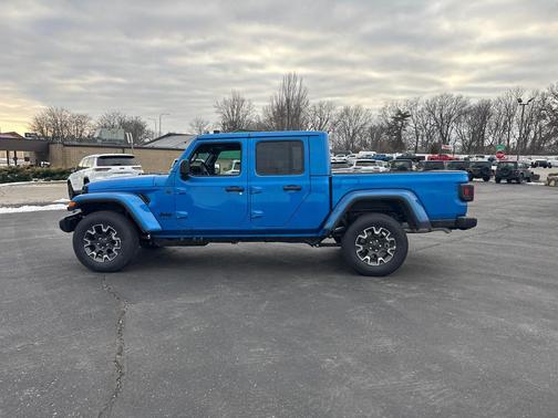 2026 Jeep Gladiator Sahara 4x4