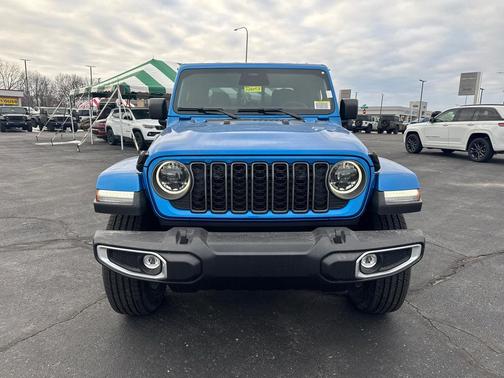 2026 Jeep Gladiator Sahara 4x4