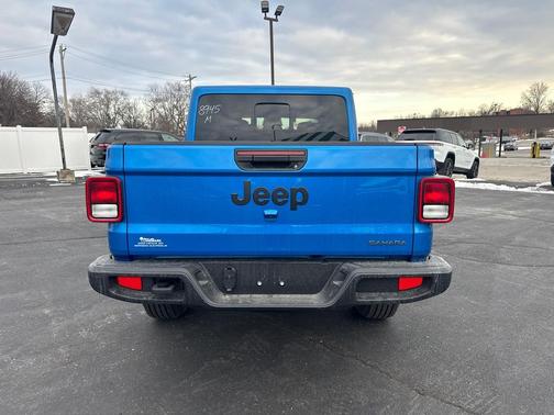 2026 Jeep Gladiator Sahara 4x4