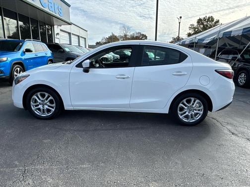 2017 Toyota Yaris iA Base