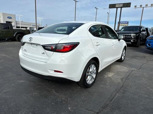 2017 Toyota Yaris iA Base