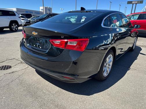 Mosaic Black Metallic 2024 Chevrolet Malibu FWD 1LT
