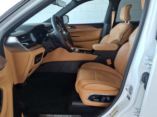 2024 Jeep Grand Cherokee Summit