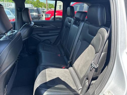 Silver Zynith 2024 Jeep Grand Cherokee Altitude