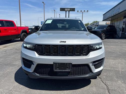 Silver Zynith 2024 Jeep Grand Cherokee Altitude