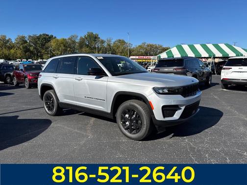 2025 Jeep Grand Cherokee Laredo
