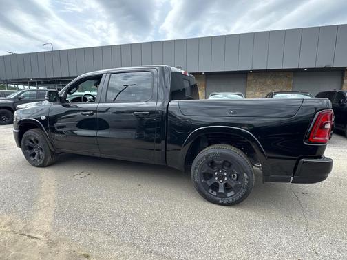 Diamond Black Crystal Pearlcoat 2026 RAM 1500 Big Horn/Lone Star