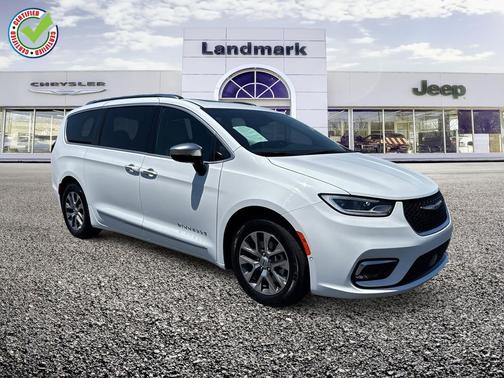 Bright White Clearcoat 2023 Chrysler Pacifica L