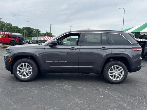 2026 Jeep Grand Cherokee Laredo