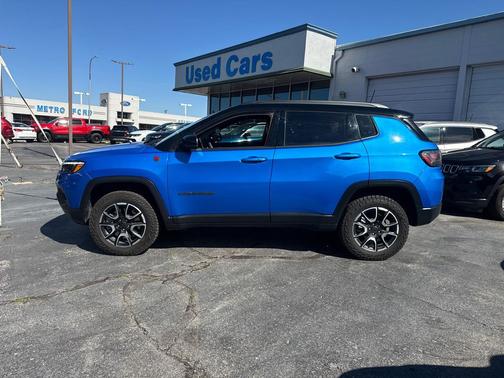 Hydro Blue Pearlcoat 2025 Jeep Compass Trailhawk