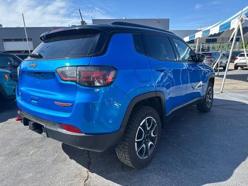 Hydro Blue Pearlcoat 2025 Jeep Compass Trailhawk