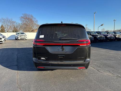 2026 Chrysler Pacifica Limited