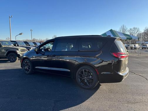 2026 Chrysler Pacifica Limited