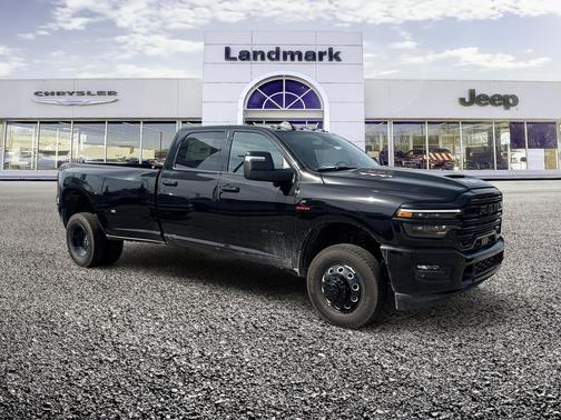 2025 RAM 3500 Laramie Crew Cab 4x4 8' Box