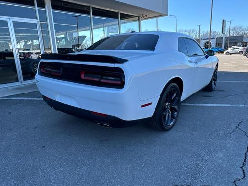 2022 Dodge Challenger SXT