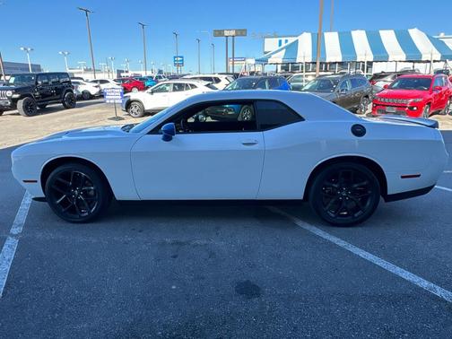 2022 Dodge Challenger SXT