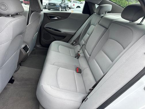 Summit White 2023 Chevrolet Malibu FWD 1LT