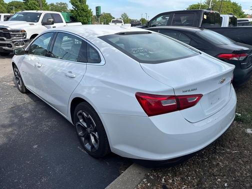 Summit White 2023 Chevrolet Malibu FWD 1LT
